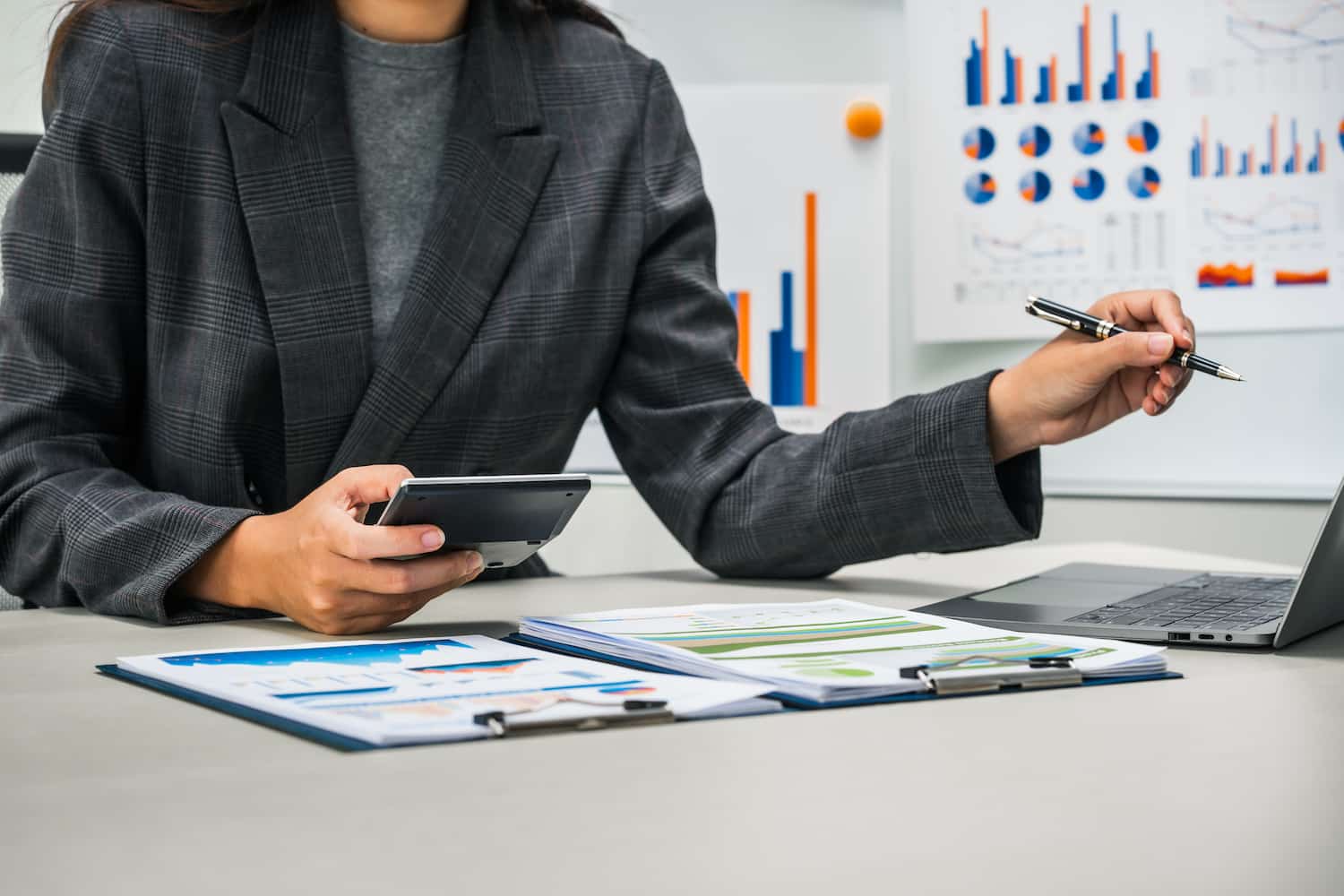 Vender Serviços Contábeis Na Internet - BRServ Contabilidade - Como Vender Serviços: Aumente Suas Vendas Com Estratégias Eficazes